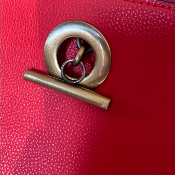 ๐ SONDRA ROBERTS CROSSBODY ๐ - Picture 8 of 9